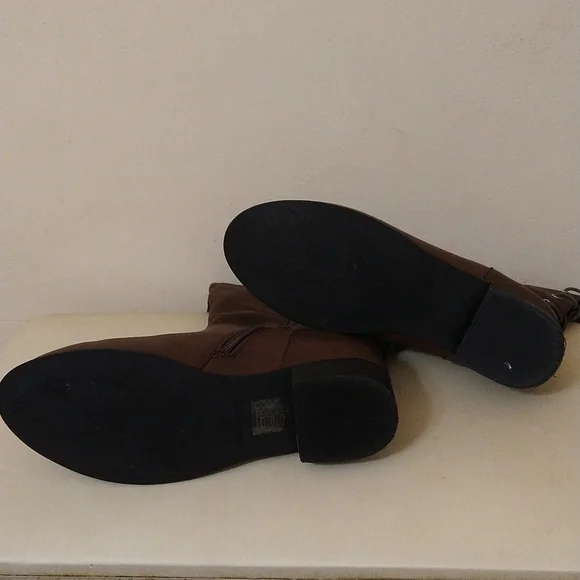 Monroe and Main Brittany Lace-Up Boot - Picture 3 of 3